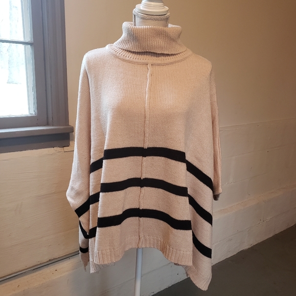 H&M Sweaters - H&M turtleneck poncho sweater